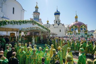 Епископ Иларион сослужил Патриарху Кириллу в Сергиевой лавре